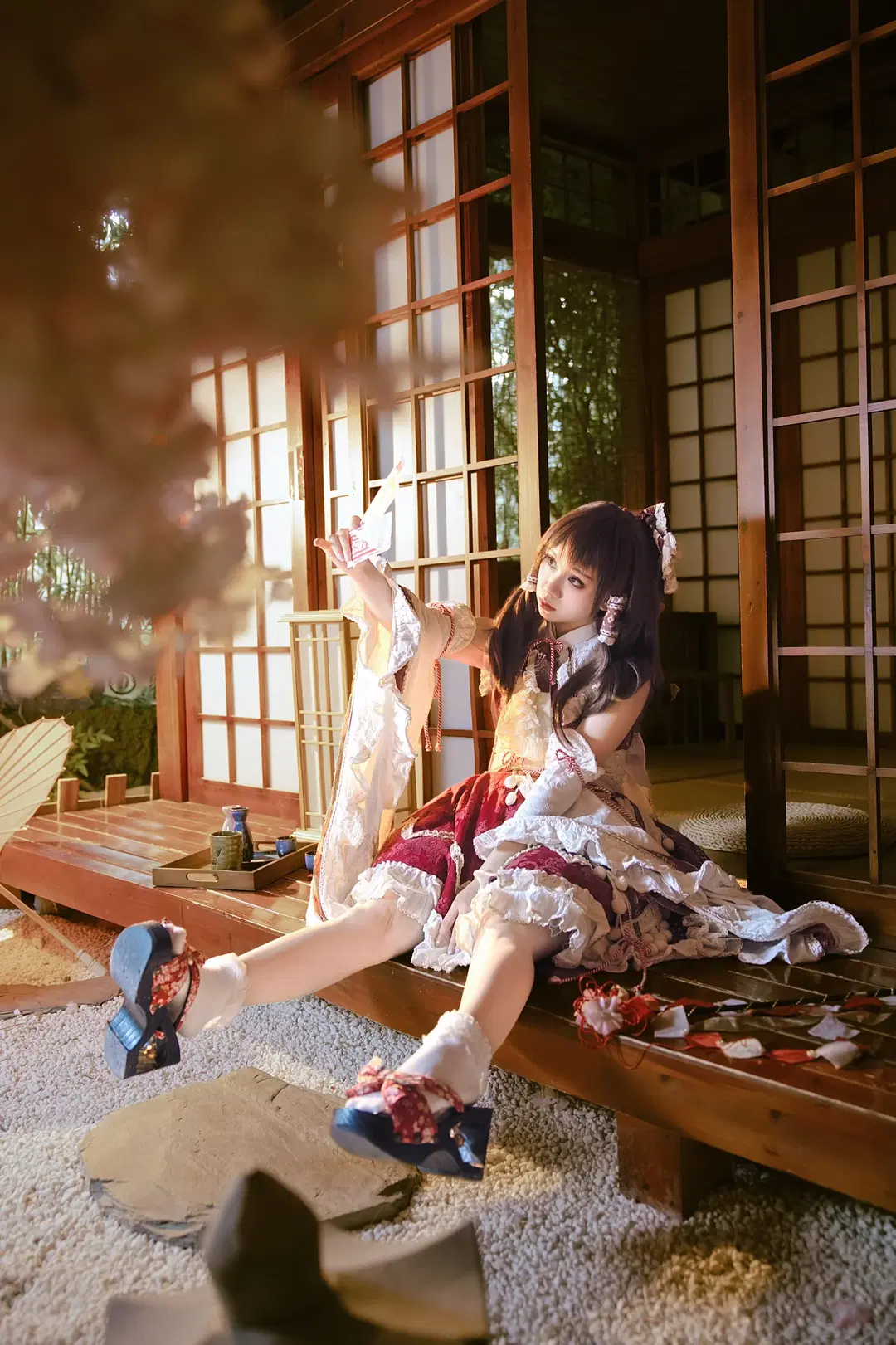 【博麗靈夢cos】東方Project永遠的女巫，紅白蕾絲與和風場景的碰撞 - 莜子YOKO - 第8張
