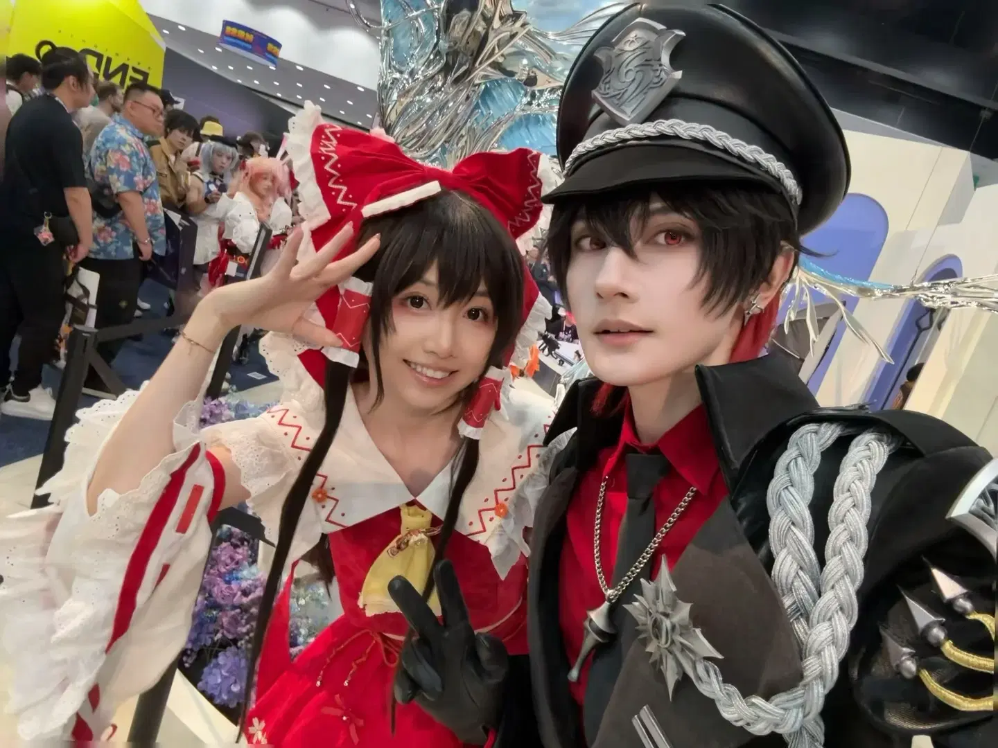cosplay, 红白洋装, 漫展自拍, ax漫展, 黑色制服