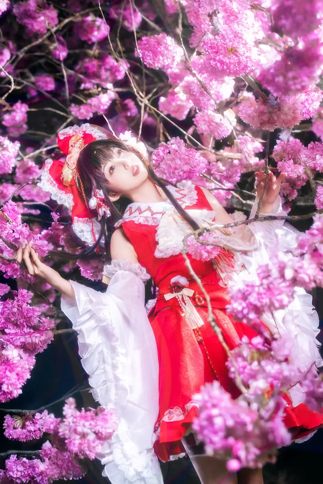 【博麗霊夢コスプレ】『東方Project』紅白の巫女が紡ぐ花畑の記録 - Yosin030 - 2枚目