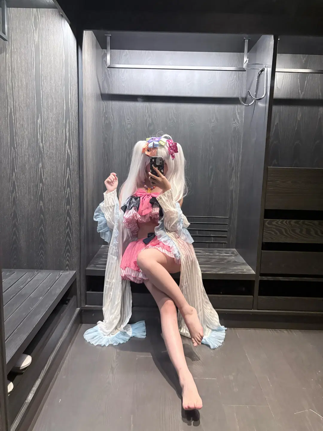 【白洲梓cos】蔚蓝档案更衣室私拍，展现真实少女感 - 休眠小羊 - 第2张