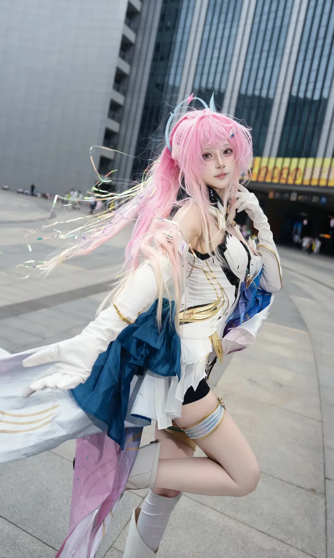 Convention Photos: Detailed Chronicle of Wuthering Waves Cosplay by 七奈Nanako - Image 16
