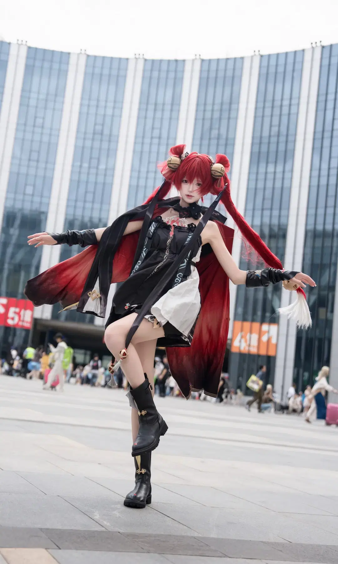 Convention Photos: Detailed Chronicle of Wuthering Waves Cosplay by 七奈Nanako - Image 3
