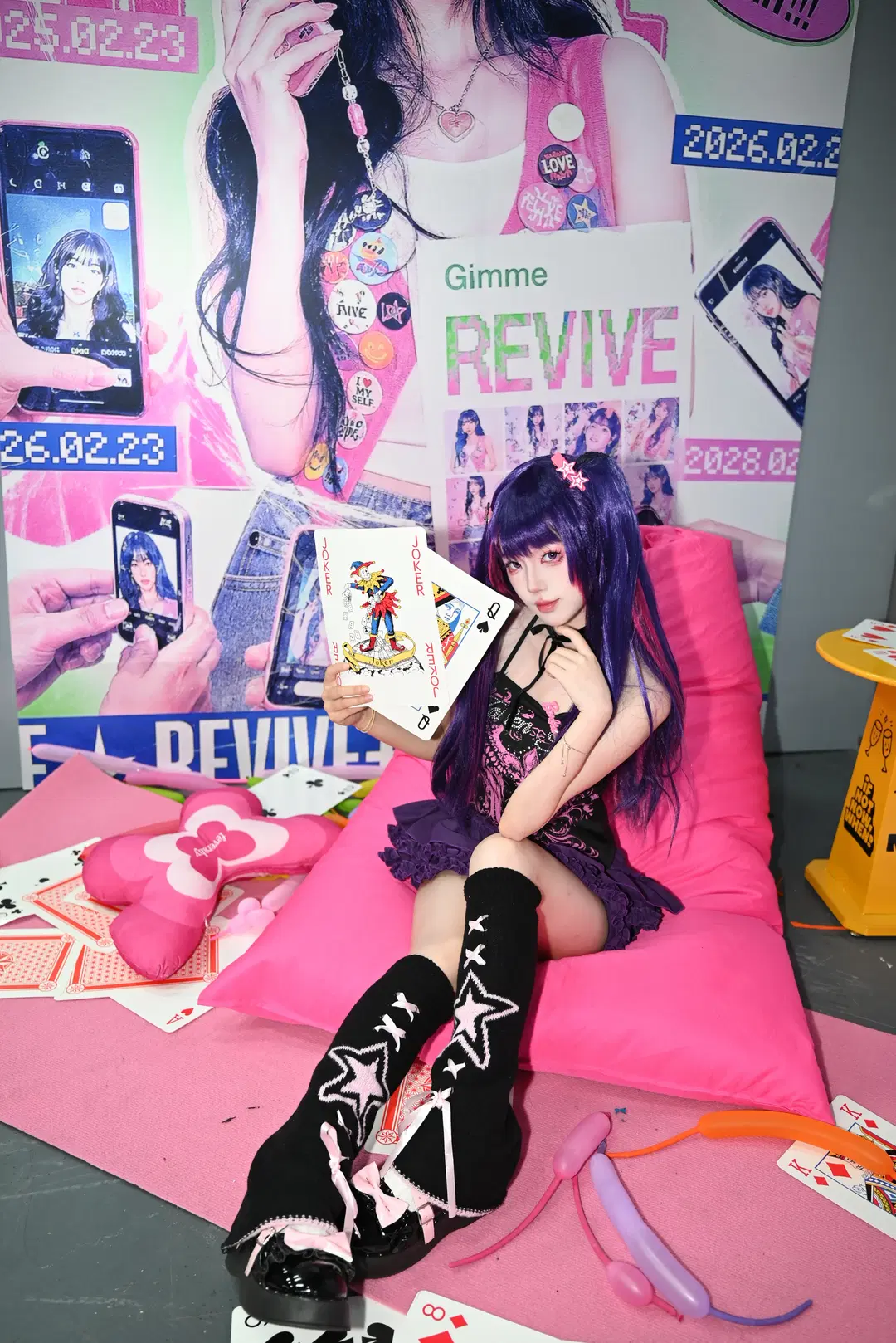 [Ai Hoshino cosplay] Y2K Gamer Retro Style: Checking In at the Pink Telephone Booth by 舍予三金 - Image 4