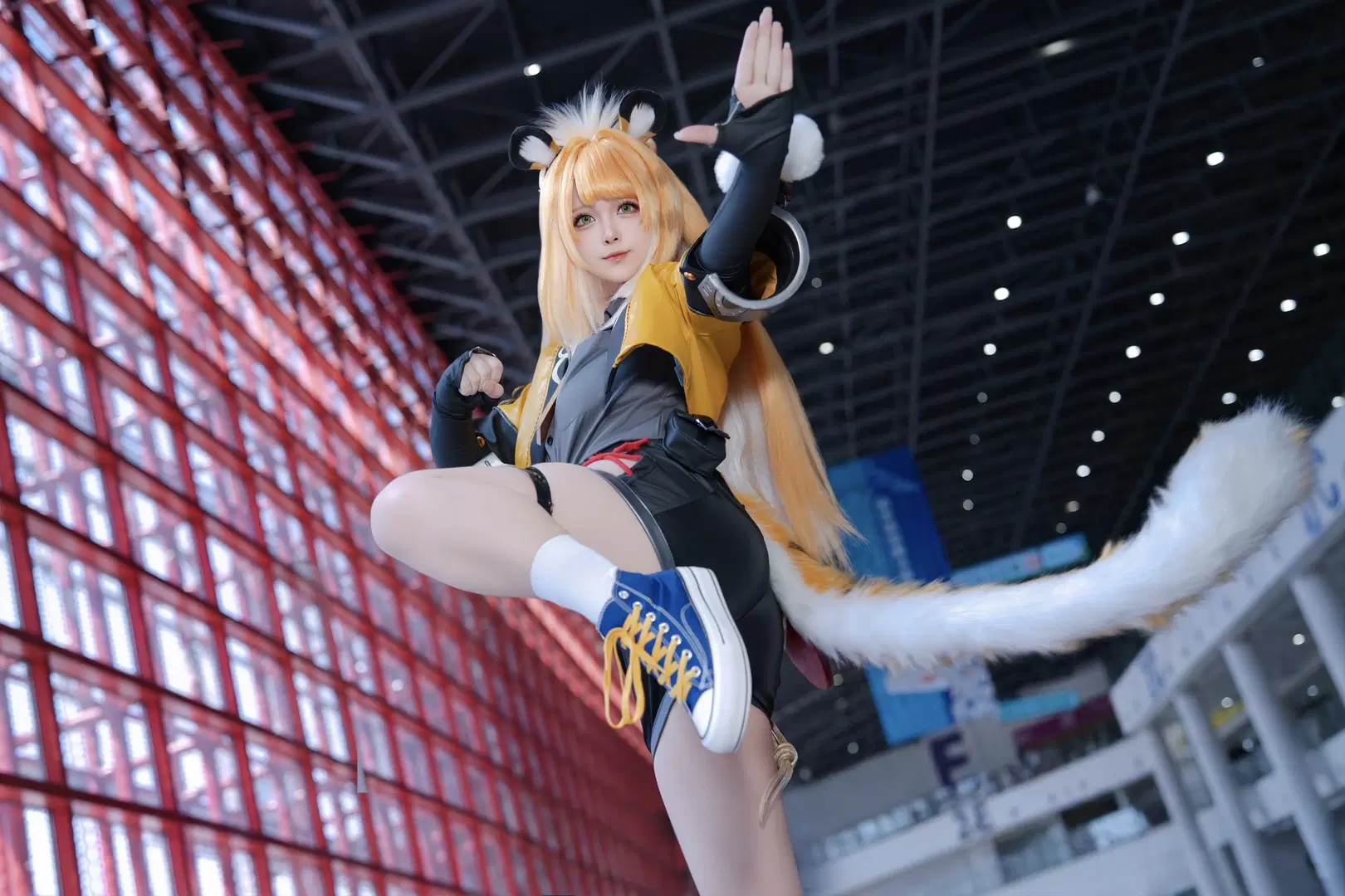 ゼンレスゾーンゼロ, イベント写真, 橘福福コスプレ, 獣耳娘, 動的緊張