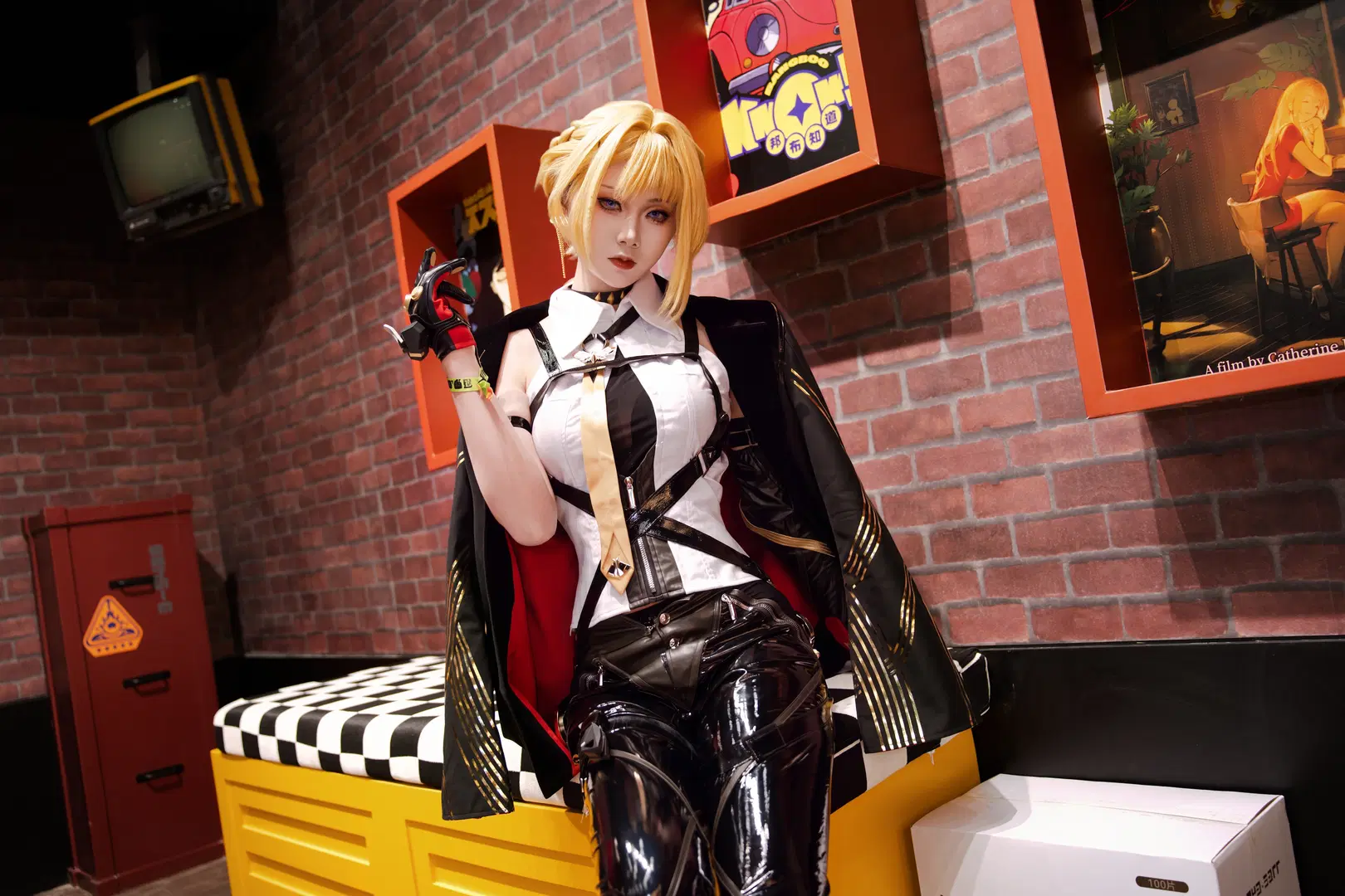 [Evelyn cosplay] Zenless Zone Zero Fes red and black Leather jacket cosplay convention photos by 阵雨_zhenyudtk - Image 2