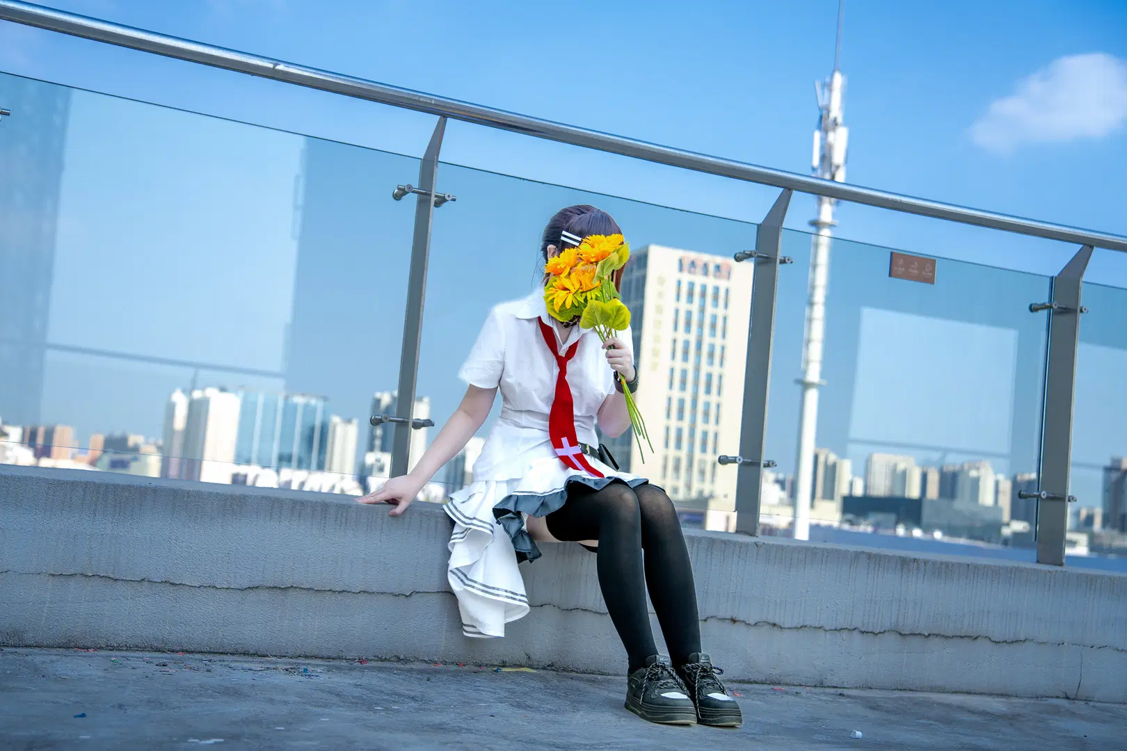 【水上由岐 コスプレ】『素晴らしき日々 ～不連続存在～』屋上の向日葵と微風、屋上撮影 - 酒精灯Kana - 7枚目