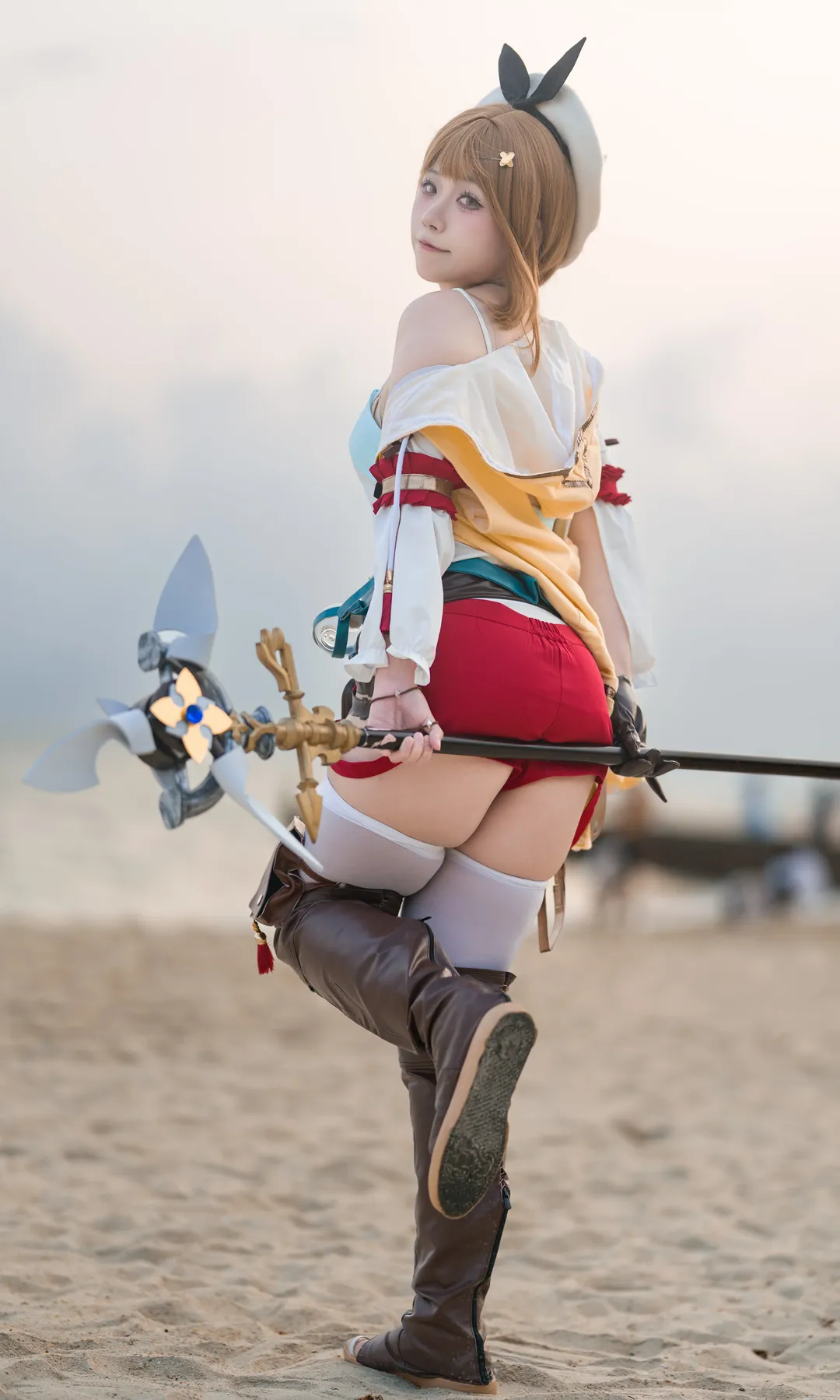 海边cosplay, 白丝, 肉腿, 莱莎cos, 莱莎的炼金工房