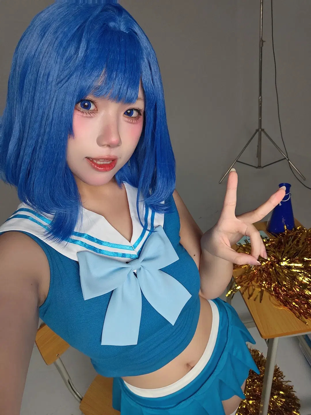 水手服, 蓝发, 八奈见杏菜cos, 败犬女主太多了, 拉拉队cos