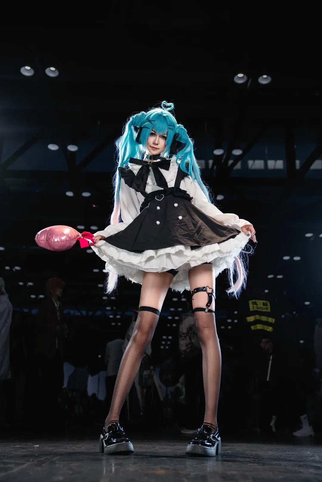 漫展场照, 初音未来cos, 地雷系, 黑色丝袜, 初始之音响彻未来 - 第1张