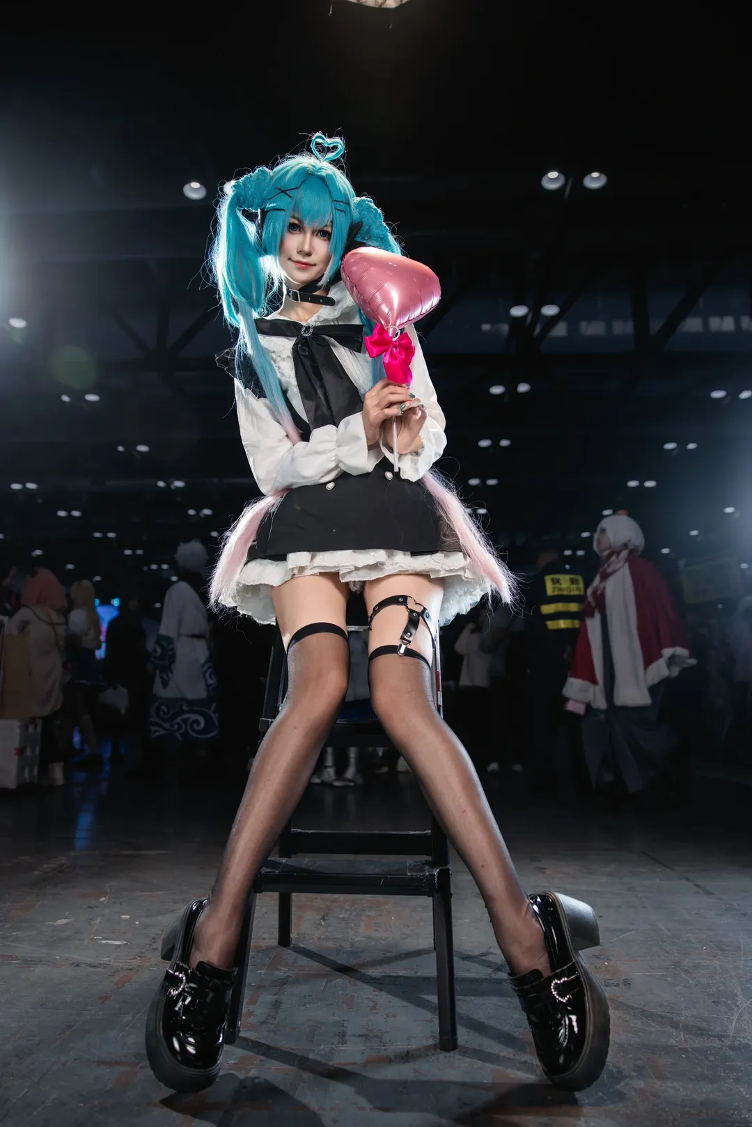 漫展场照, 初音未来cos, 地雷系, 黑色丝袜, 初始之音响彻未来