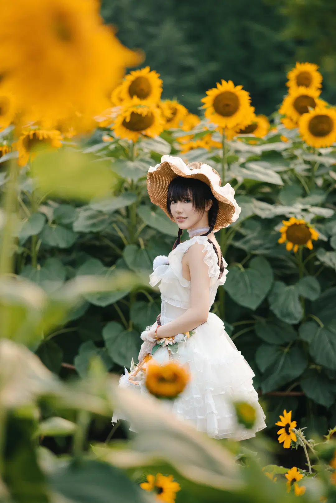 [Gardener cosplay] In a Sea of Sunflowers: Identity V Gardener Photo Diary by 影D丶Camera - Image 3