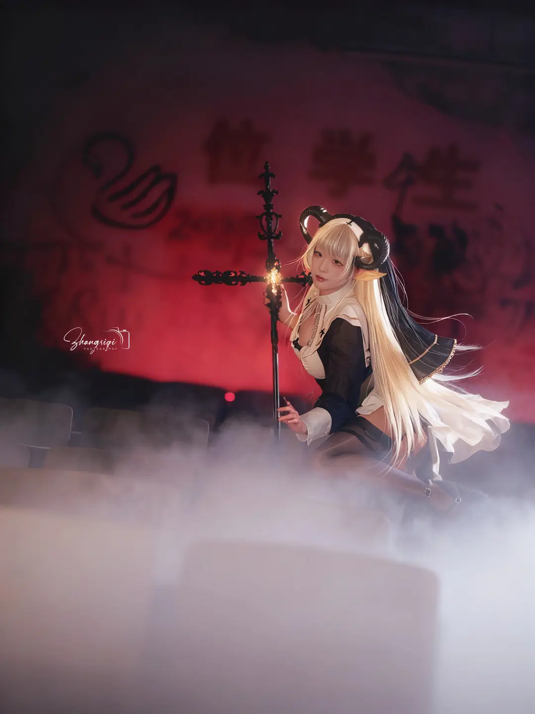 【地狱的吹雪cos】暗黑魔女降临废弃学校，氛围感拉满 - 坏坏孩子琦 - 第3张