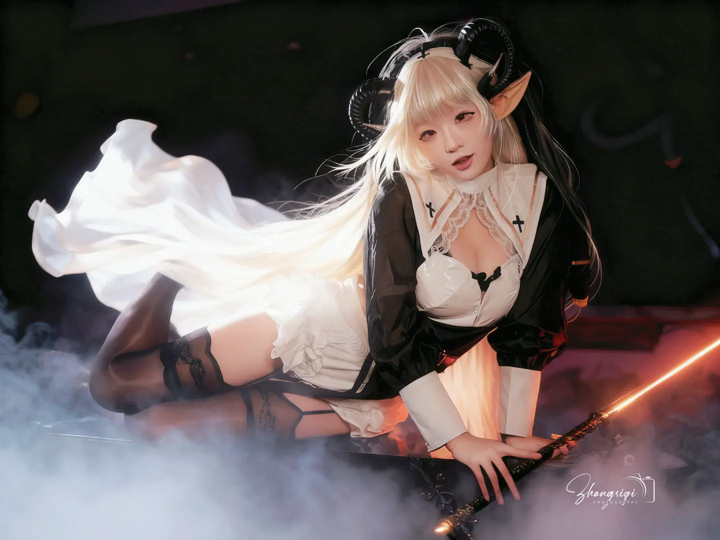 ワンパンマン, 黒ストッキング, 魔女コスプレ, 地獄のフブキコスプレ, 廃校