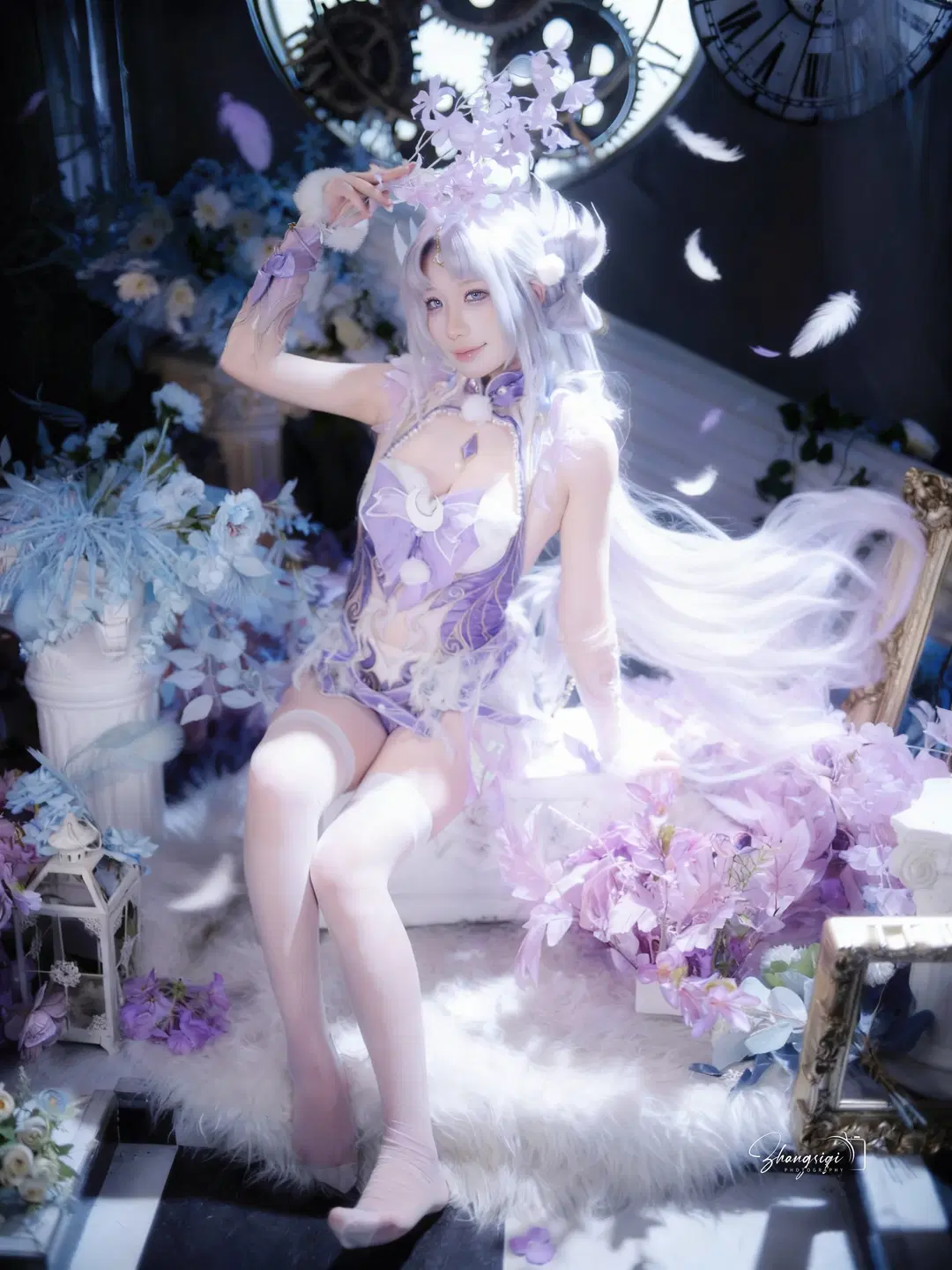 紫调精灵Cosplay，复古钟表与羽毛交织的梦幻棚拍 - 坏坏孩子琦 - 第4张