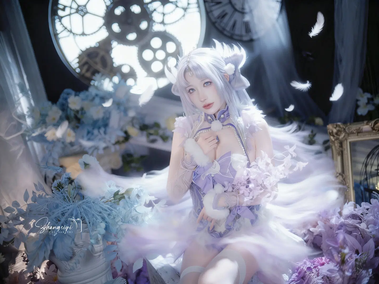 紫调精灵Cosplay，复古钟表与羽毛交织的梦幻棚拍 - 坏坏孩子琦 - 第8张