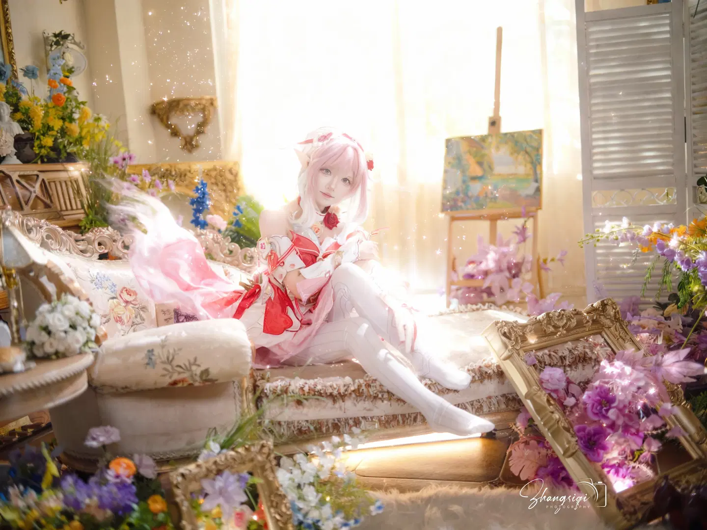 [Elysia Cosplay] The Pink Elf of Honkai Impact 3rd: Vintage French Portrait in White Stockings & Red Dress by 坏坏孩子琦 - Image 12