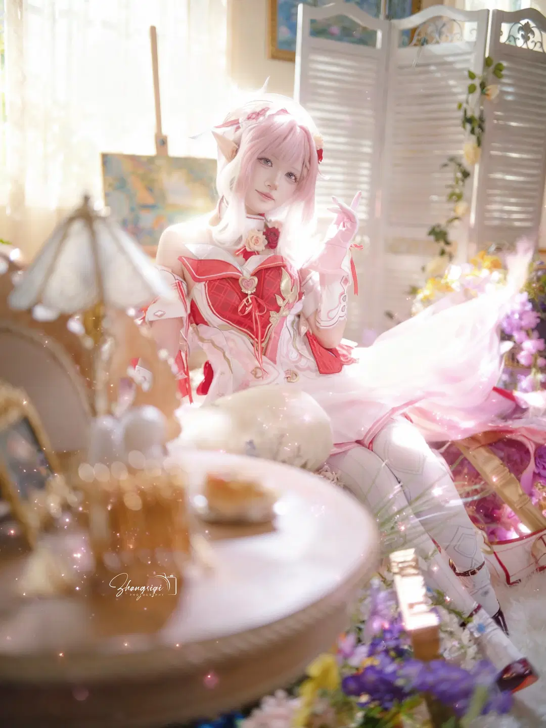 [Elysia Cosplay] The Pink Elf of Honkai Impact 3rd: Vintage French Portrait in White Stockings & Red Dress by 坏坏孩子琦 - Image 4