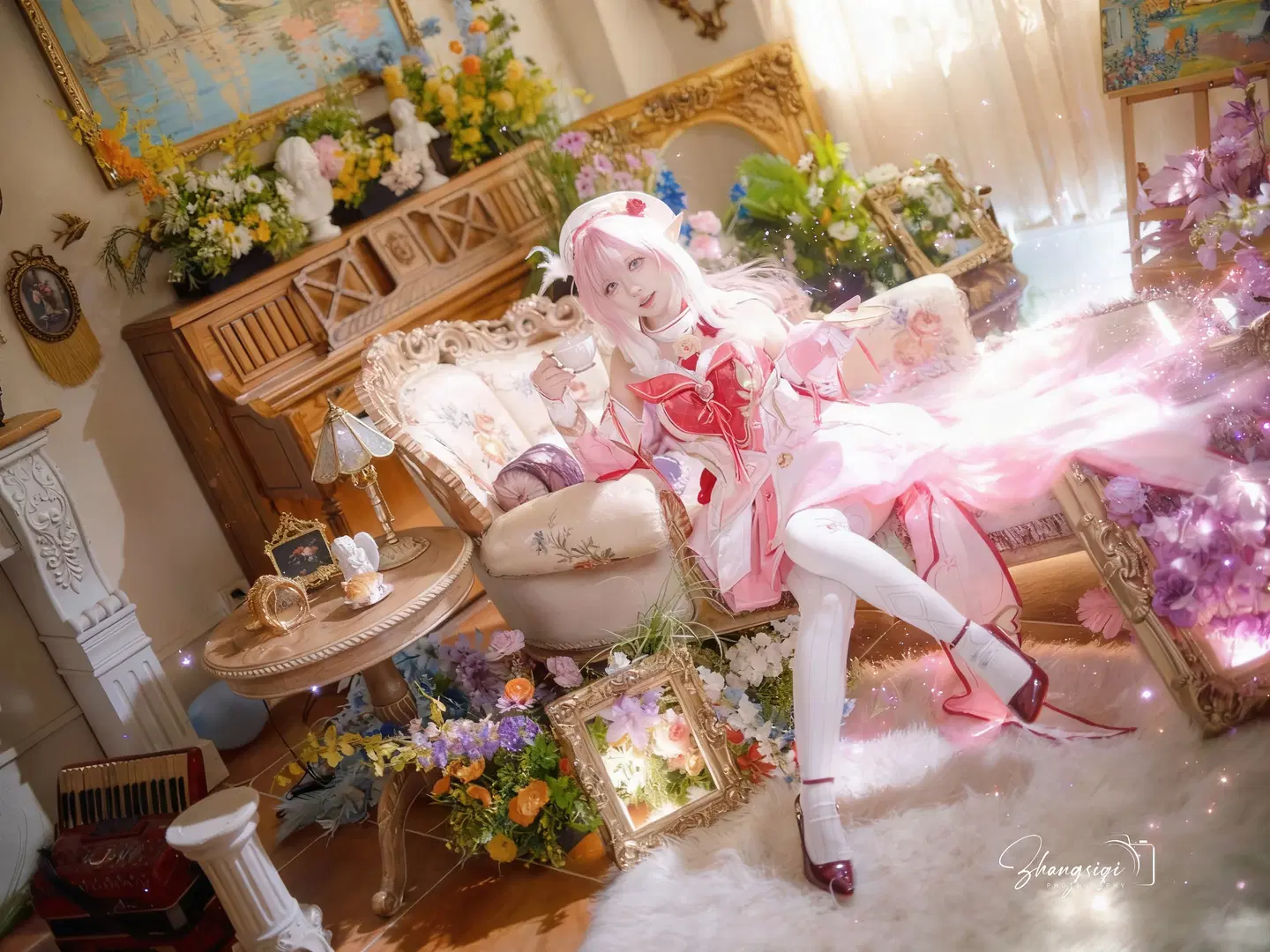 [Elysia Cosplay] The Pink Elf of Honkai Impact 3rd: Vintage French Portrait in White Stockings & Red Dress by 坏坏孩子琦 - Image 6