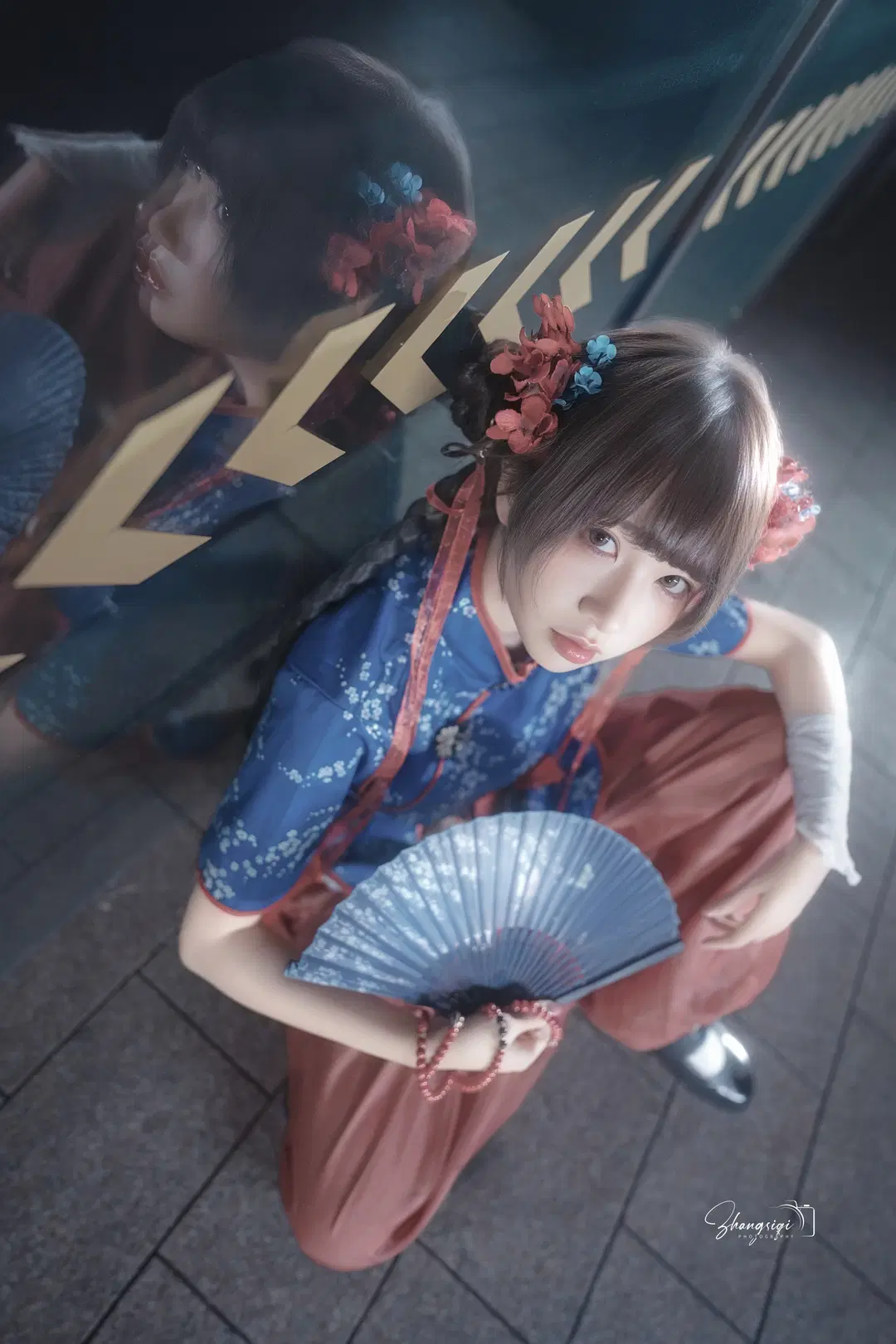 Chinese girl character cosplay carrying a sword at night: this Chinese-style photography look is so dashing by 坏坏孩子琦 - Image 2