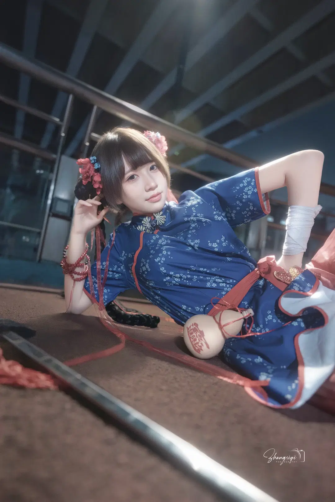 Chinese girl character cosplay carrying a sword at night: this Chinese-style photography look is so dashing by 坏坏孩子琦 - Image 4