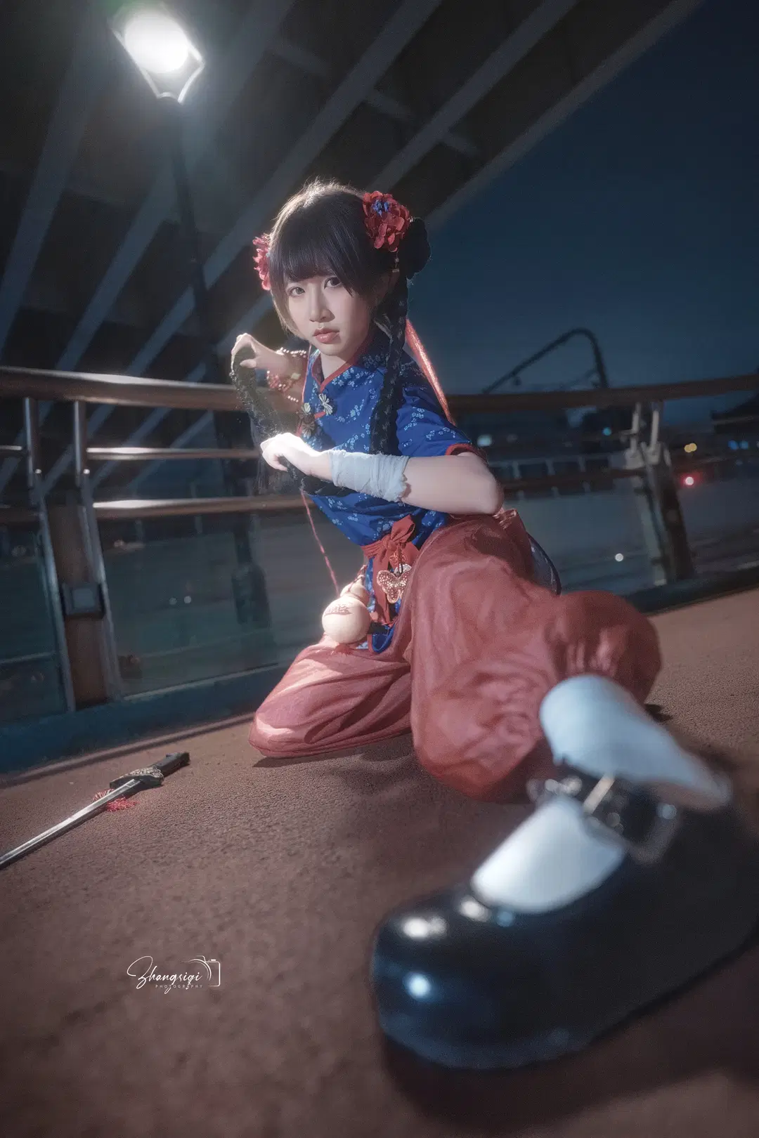 Chinese girl character cosplay carrying a sword at night: this Chinese-style photography look is so dashing by 坏坏孩子琦 - Image 8
