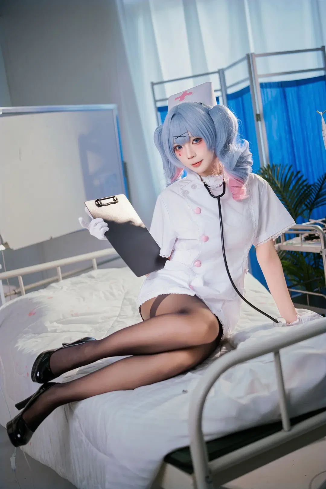 【初音未来cos】兔子洞护士的专属检查 - 爱用富士的牛牛 - 第3张