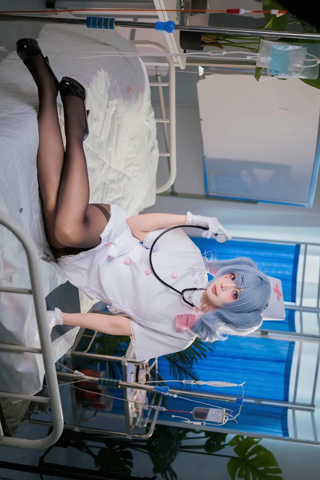 【Hatsune Miku Cosplay】Rabbit Hole Nurse Cosplay Styling Showcase (Twintails & Stockings) by 爱用富士的牛牛 - Image 2
