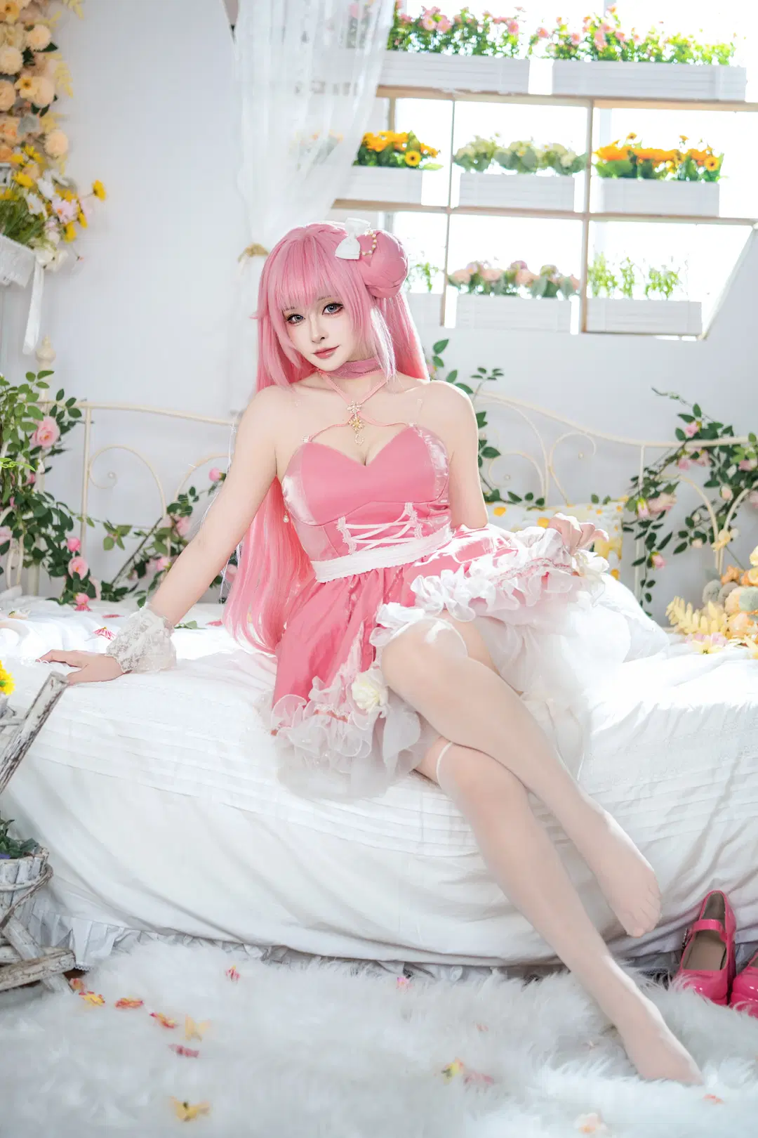 白丝, cosplay摄影, Nikke 胜利女神, 粉色洋装, 桃乐丝·黎明派对cos