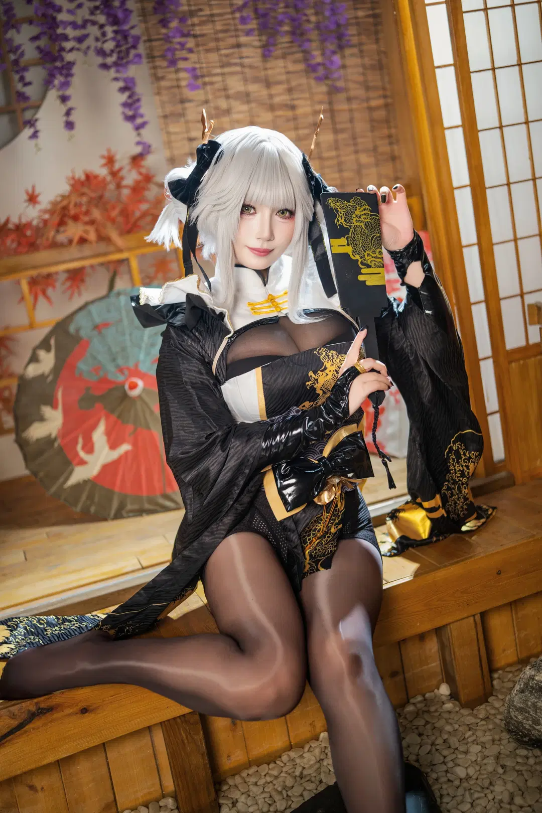 【白兔布兰儿cos】Nikke 胜利女神 - 在庭院中展现黑金的和风美学 - 爱用富士的牛牛 - 第3张