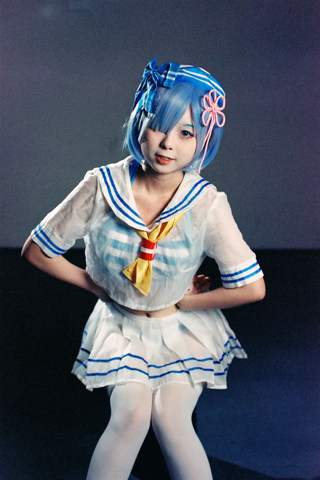 イベント写真, レム コスプレ, Re:ゼロから始める異世界生活, 白ストッキング, 期限切れフィルム - 3枚目