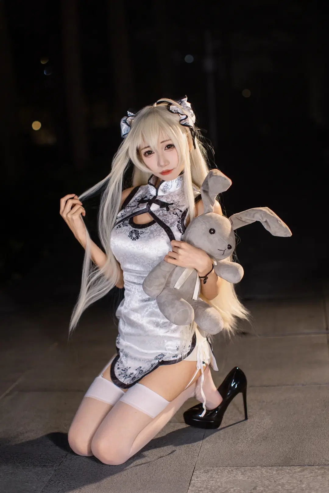 【穹妹cos】夜色下的旗袍白丝人像 - 八次方根 - 第5张