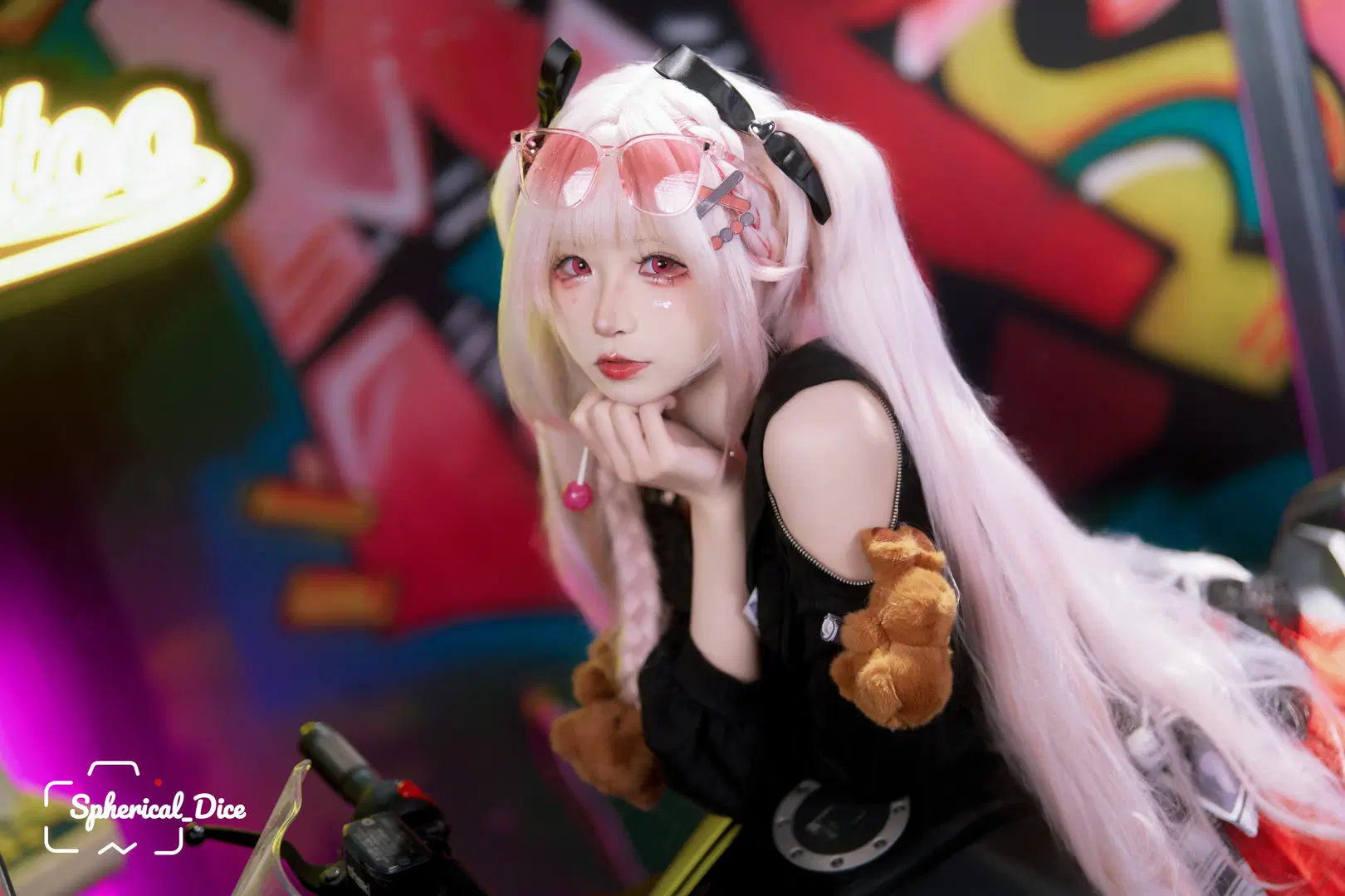 [Sparkle cosplay] Honkai: Star Rail Spark Sweet Dream Vibe: Cyber sweetheart under neon nightscapes by 圆形骰子 - Image 3