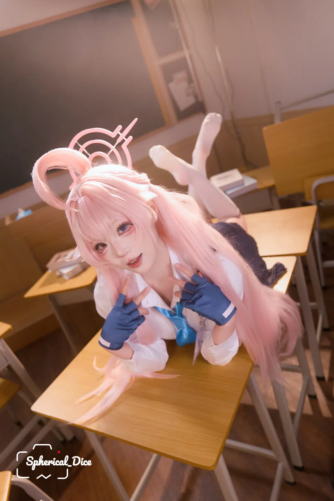 二次元撮影, ブルーアーカイブ, 小鳥遊ホシノ コスプレ, 白ストッキング, 教室コスプレ
