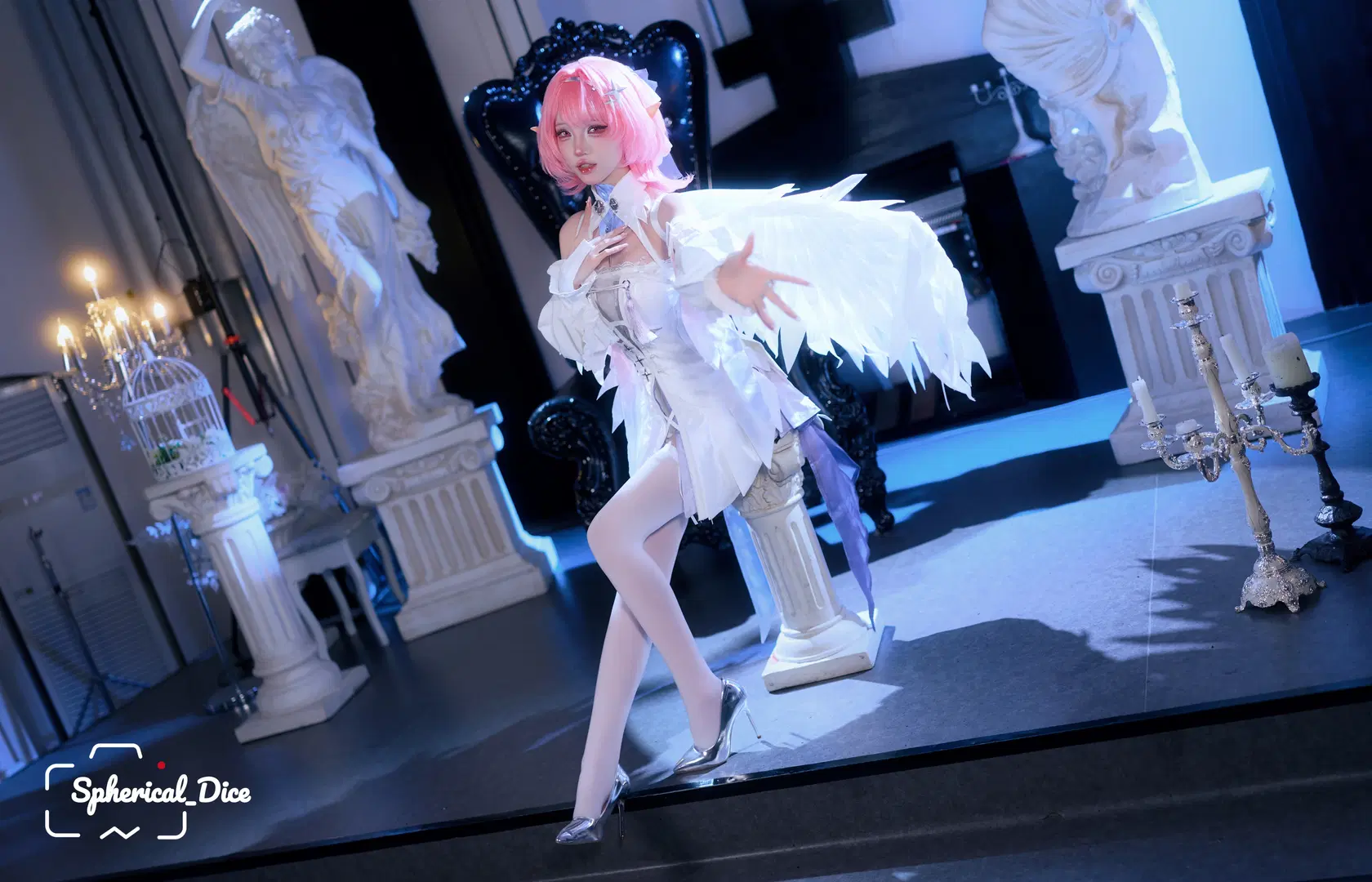 【Remielle cosplay】Zenless Zone Zero: Century-Long Reunion of the First Void Hunter by 圆形骰子 - Image 3
