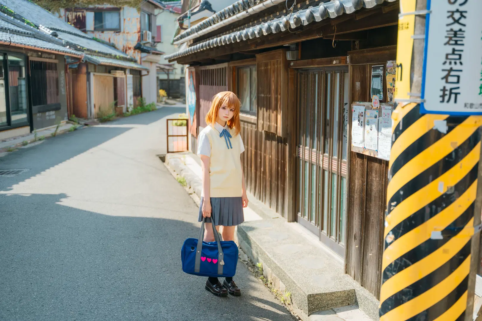【Hirasawa Yui cosplay】K-ON!: Summer Streets & Seaside Candid Snapshots by 天枰君 - Image 10