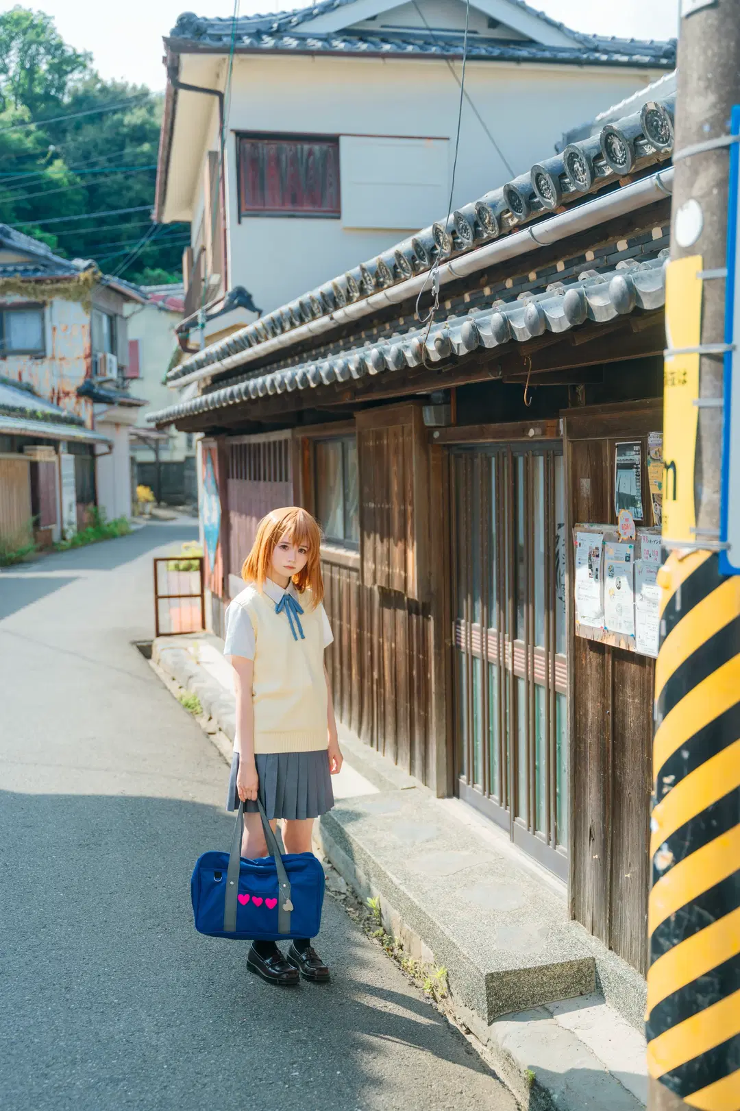 【Hirasawa Yui cosplay】K-ON!: Summer Streets & Seaside Candid Snapshots by 天枰君 - Image 4