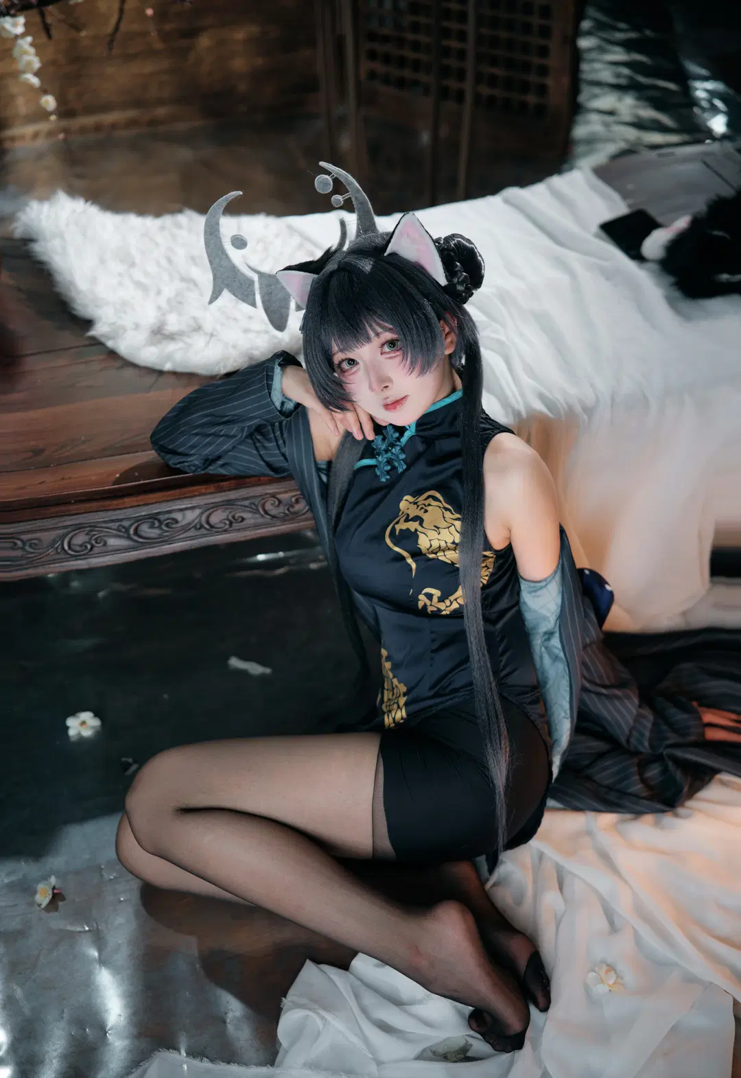 【Misaki cosplay】Blue Archive: Black & Gold Qipao with Cat Ears & Horns | Ancient style cosplay Stockings by 忧郁的芒果酱 - Image 2