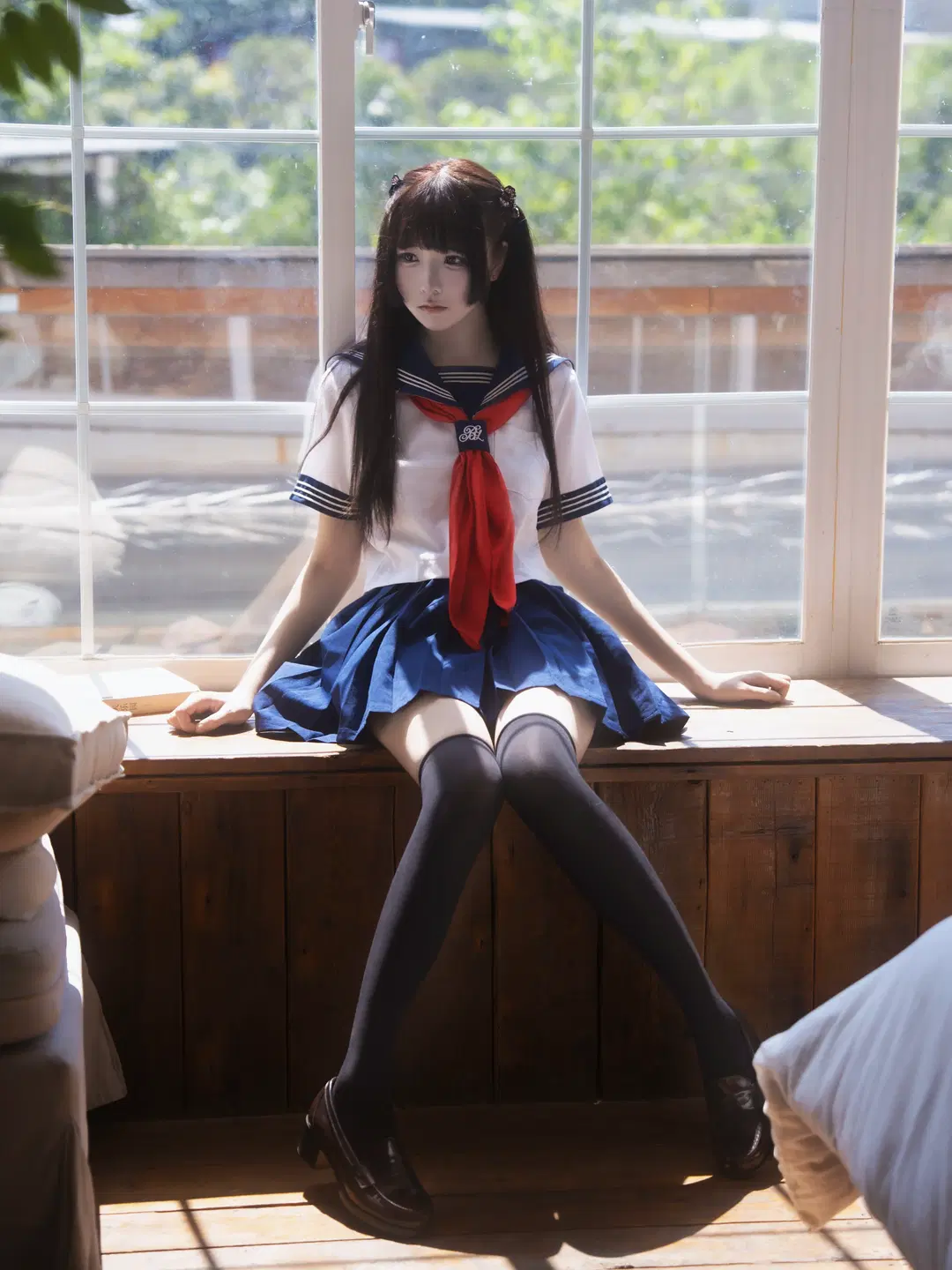 夏日写真, 水手服, 少女摄影, 黑丝袜, 窗台光影