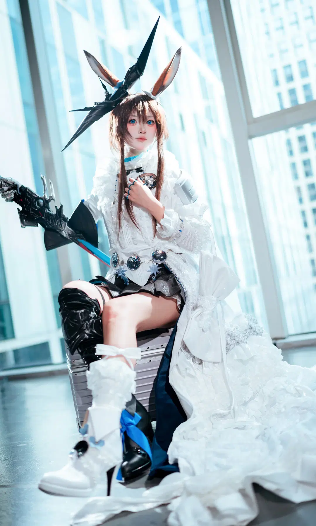 【阿米婭cos】明日方舟螢火蟲漫展返圖，機械裝甲與不對稱設計的細節還原 - zbw-满满满满 - 第4張