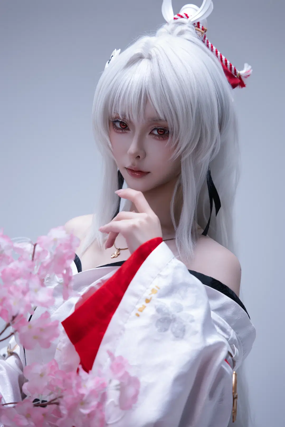鳴潮緋雪cos 紅白和風與刀劍的碰撞 - KomikadoYUC - 第8張
