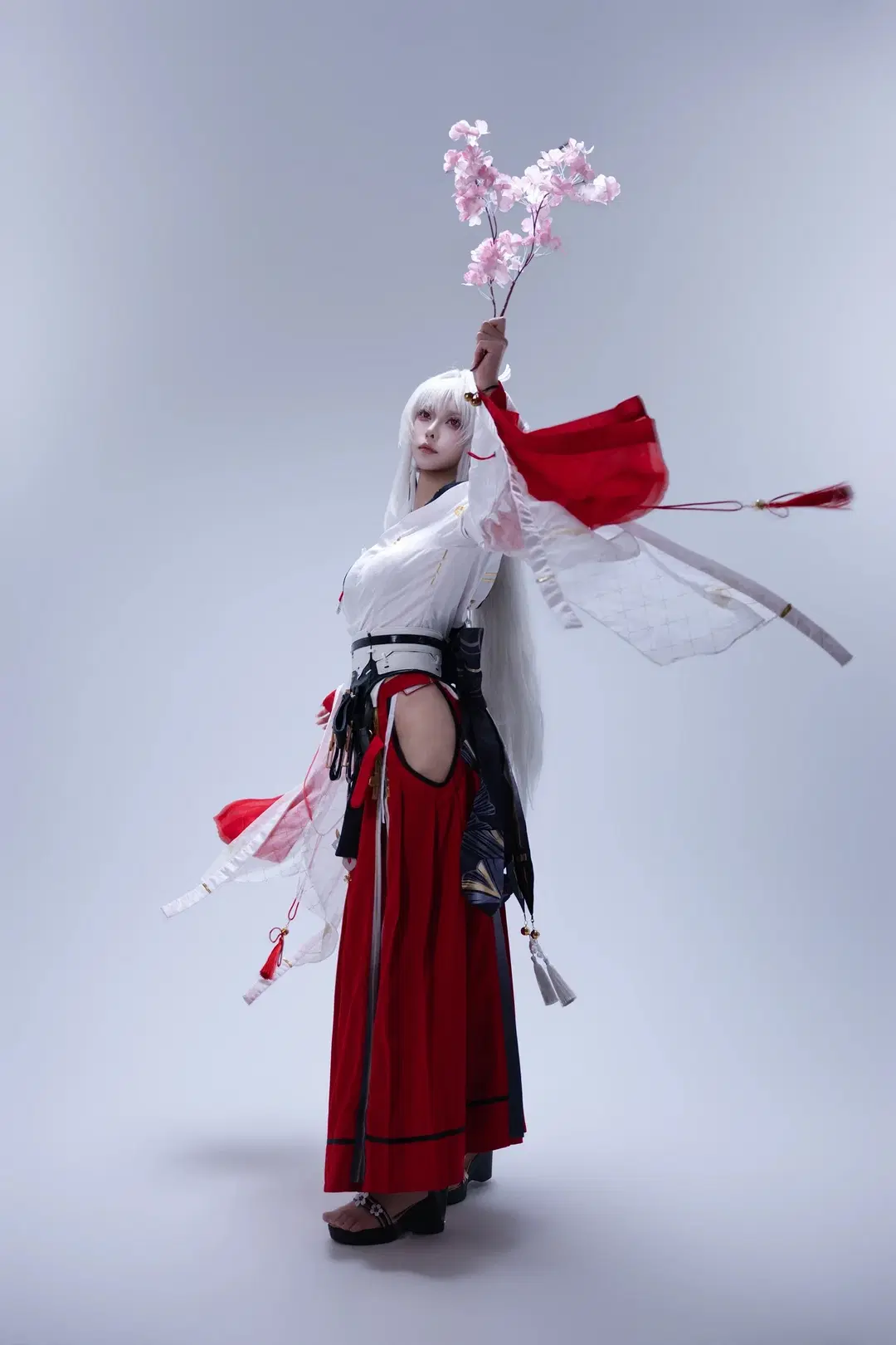 鳴潮緋雪cos 紅白和風與刀劍的碰撞 - KomikadoYUC - 第9張