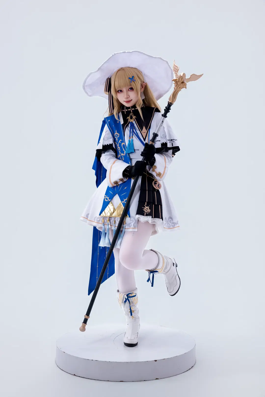 フィービー コスプレ, 鳴潮, コスプレ, 白ストッキング, スタジオ撮影の日常