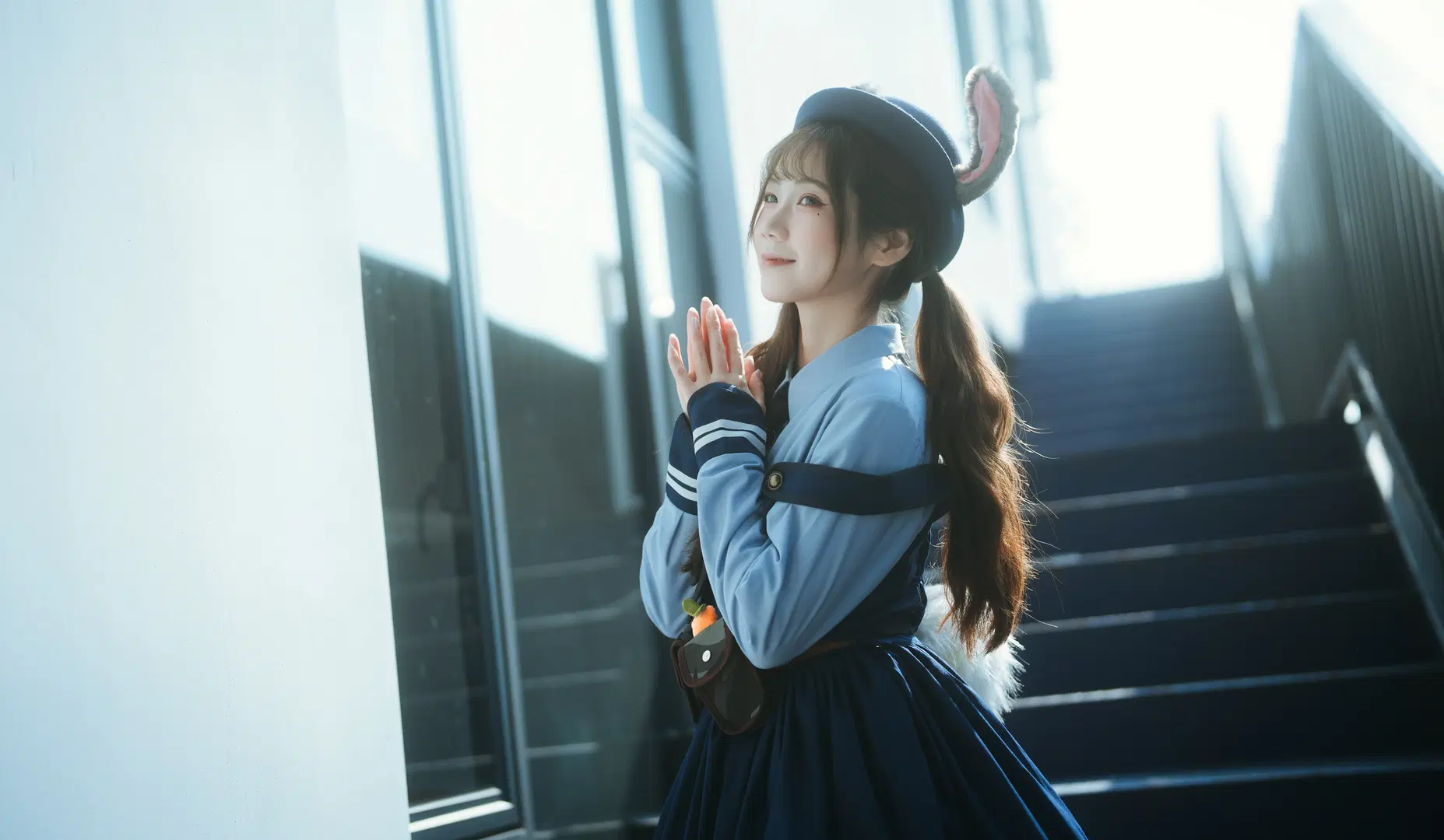 [Judy cosplay] Zootopia Bunny Cop Hits the Street: Snapping a Wild Judy on the Streets of Guangzhou by 小红帽 - Image 3