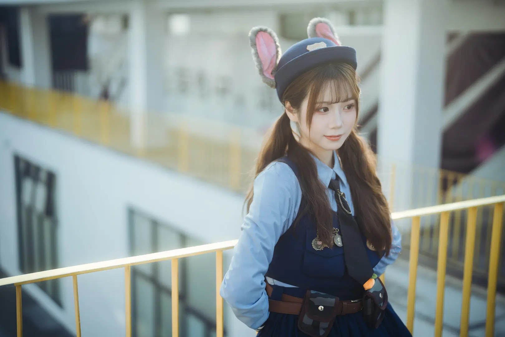 [Judy cosplay] Zootopia Bunny Cop Hits the Street: Snapping a Wild Judy on the Streets of Guangzhou by 小红帽 - Image 4