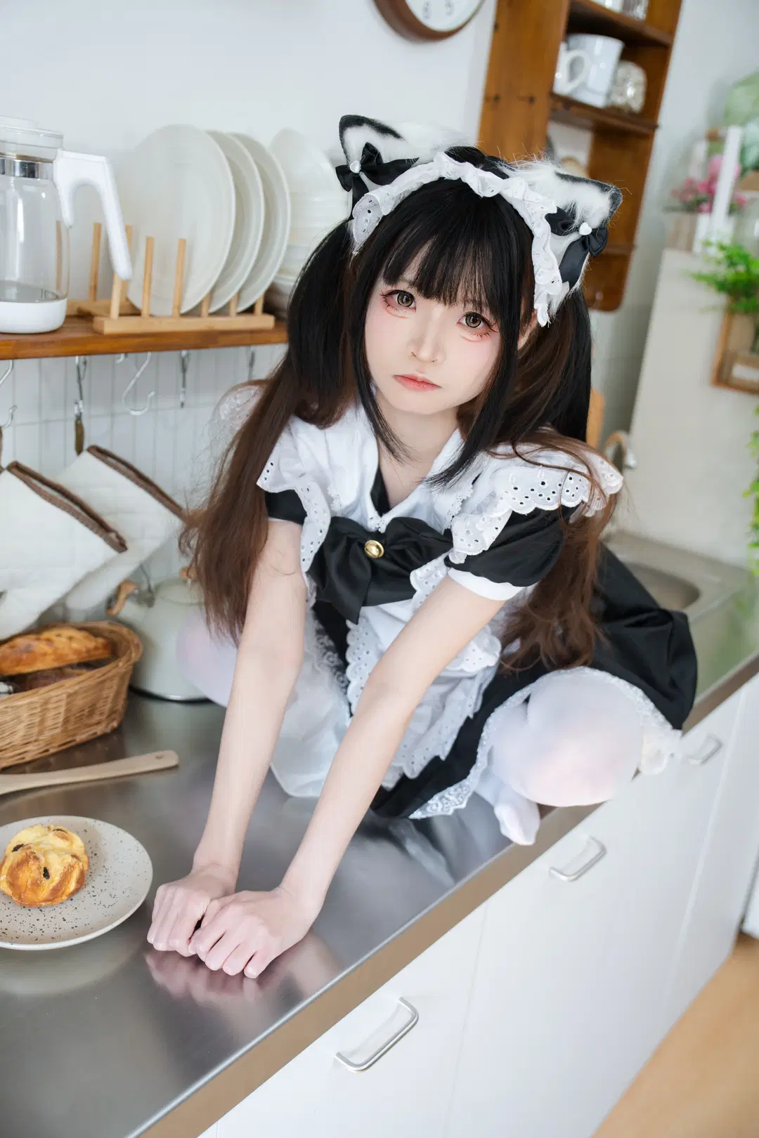 厨房里的猫耳女仆，这套白丝打扮真的很有反差感 - 小红帽 - 第6张