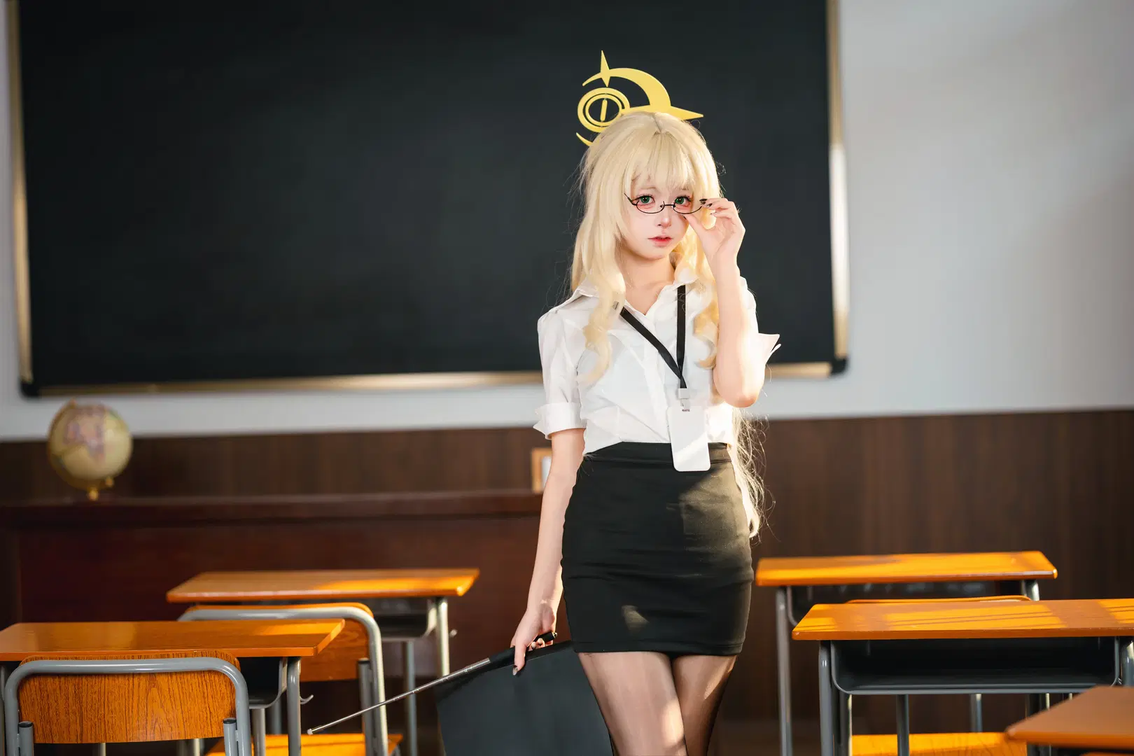 笑面教授cos 蔚蓝档案OL制服风 - 小红帽 - 第3张