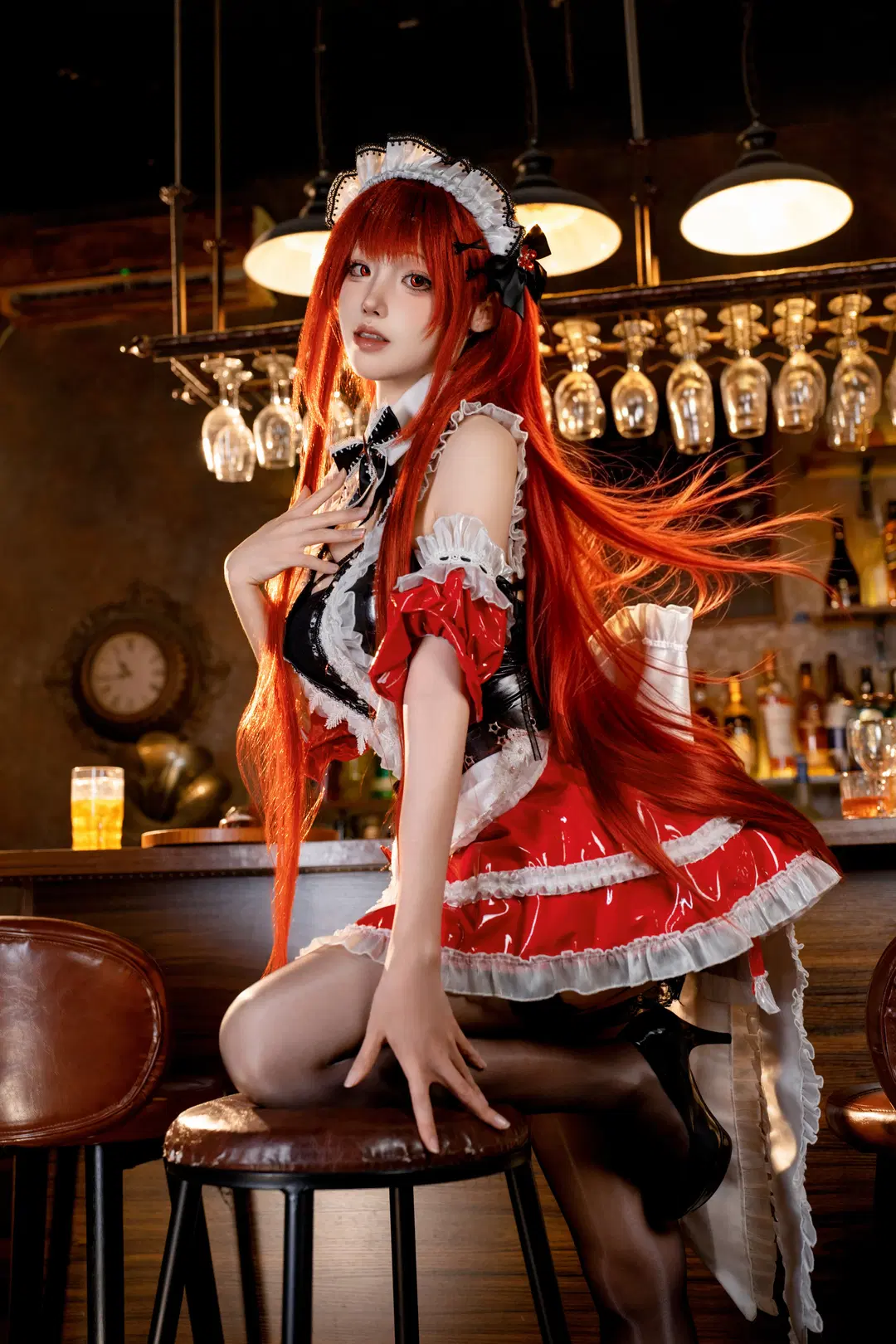 勝利女神, 拉毗cos, 黑絲, 酒吧寫真, 女僕裝cos