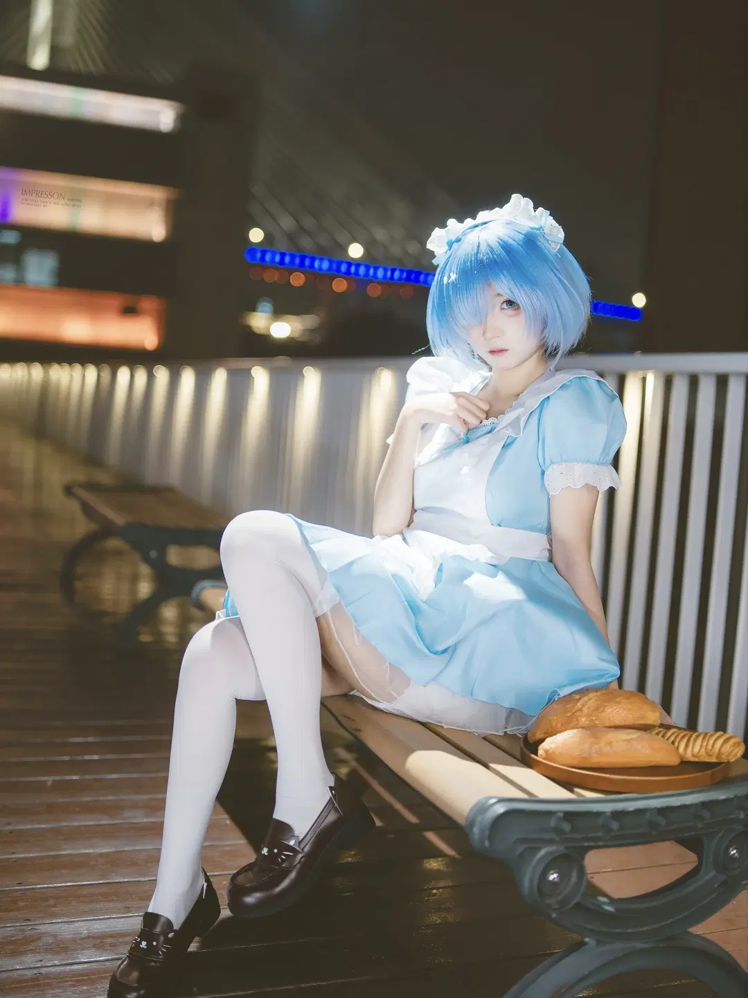 【蕾姆cos】夜色下的白丝女仆，来口面包吗 - 阿宏 - 第2张