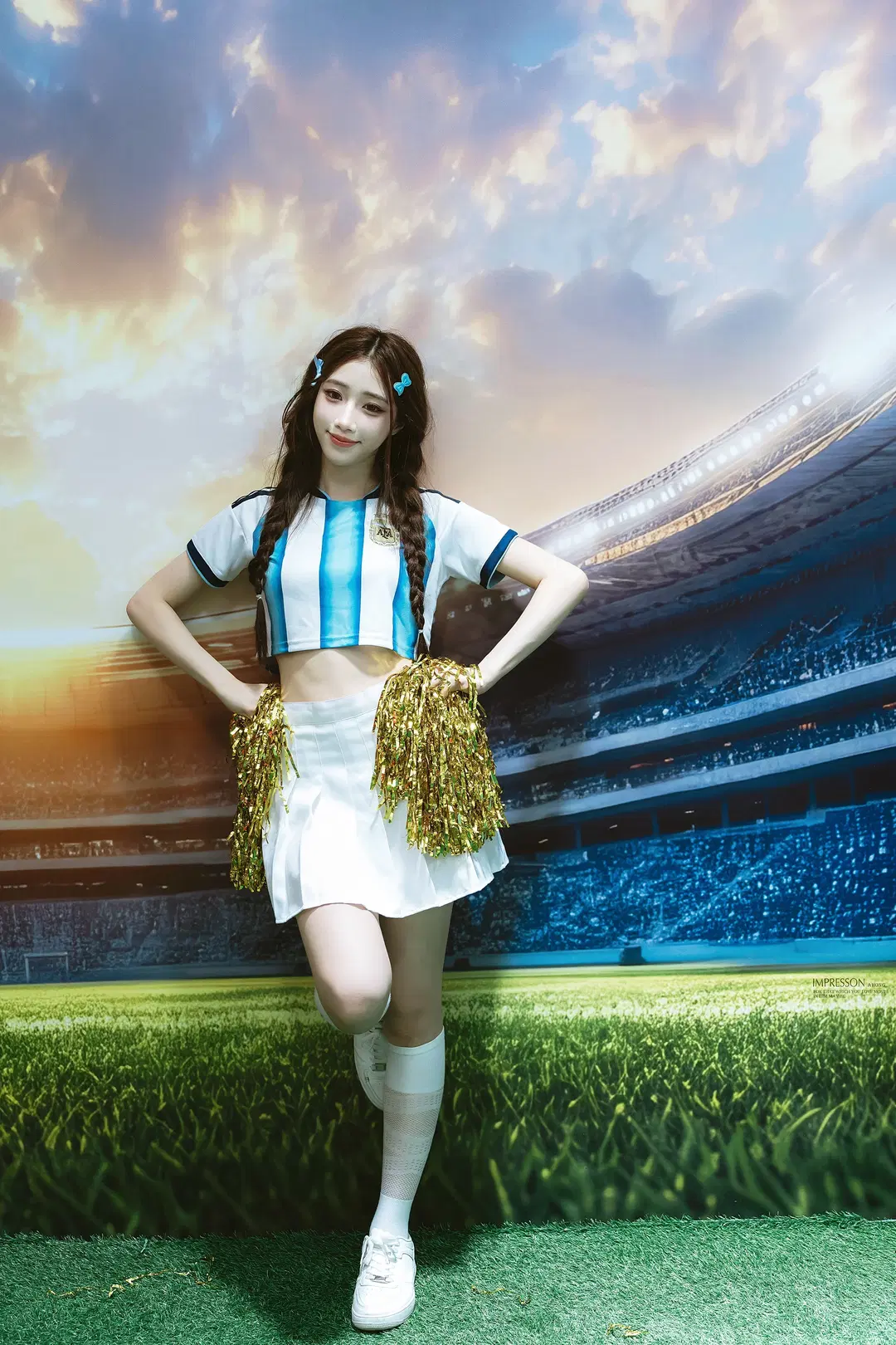 Blue-and-White Jersey with Pleated Skirt: Soccer Girl Cosplay Themed Photoshoot by 阿宏 - Image 5