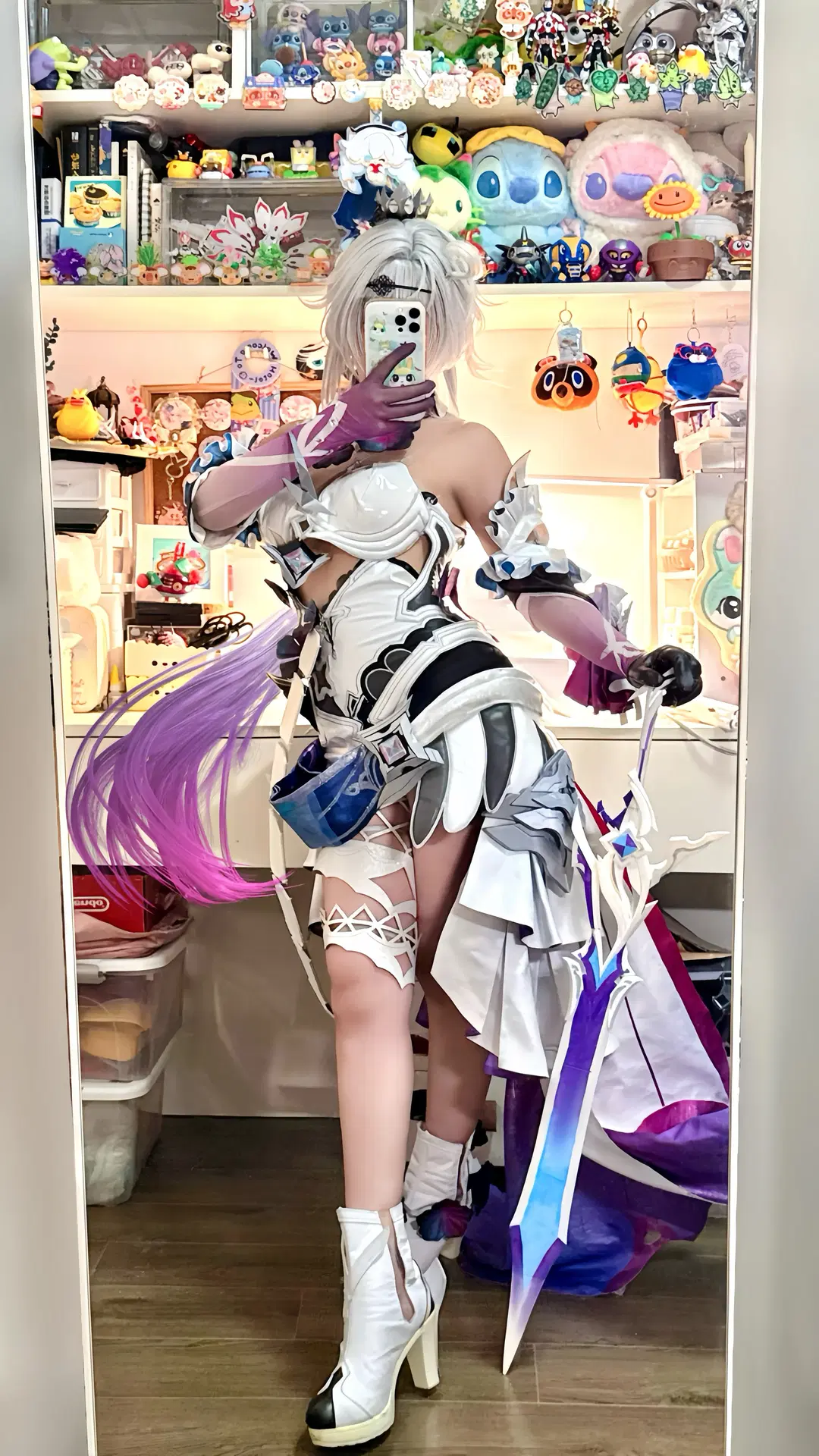 【Kiana cosplay】Honkai Impact 3rd Herrscher of Finality Cosplay fitting: White Armor Paired with Gradient Purple Hair by 好想吃饭 - Image 3